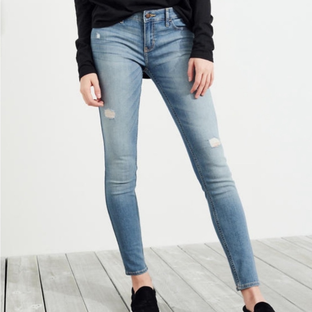 Hollister Lightly Distressed Medium Wash Super Skinny Denim Jeans Size 5S